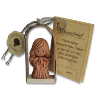 Schutzengel kniend im Holzbogen