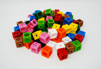 verschiedene Steckwürfel; 2,0 Kantenlänge

