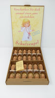24 Schutzengel kniend im Holzbogen
