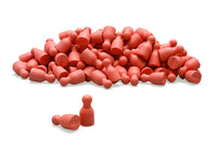 Satz aus 100 Spielfiguren in rot, verpackt im Karton.
