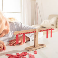 Zahlen- und Rechenwaage aus RE-Wood®